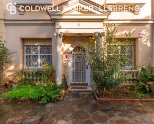 Exterior view of Single-family semi-detached for sale in  Barcelona Capital  with Heating, Private garden and Parquet flooring