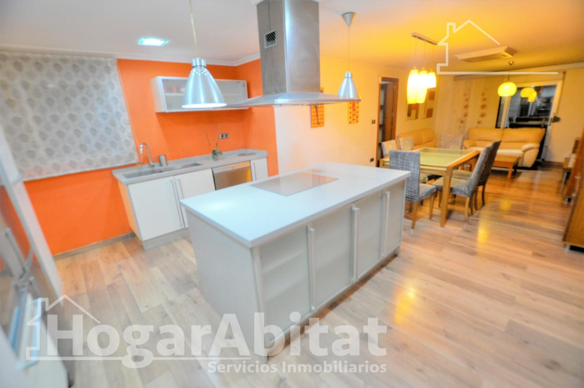 Kitchen of Flat for sale in Xirivella  with Heating, Parquet flooring and Furnished