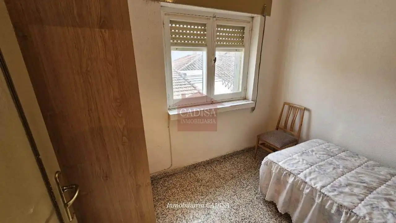 Habitación de Casa o chalet en venta en Calvarrasa de Abajo con Jardín privado, Trastero y Amueblado