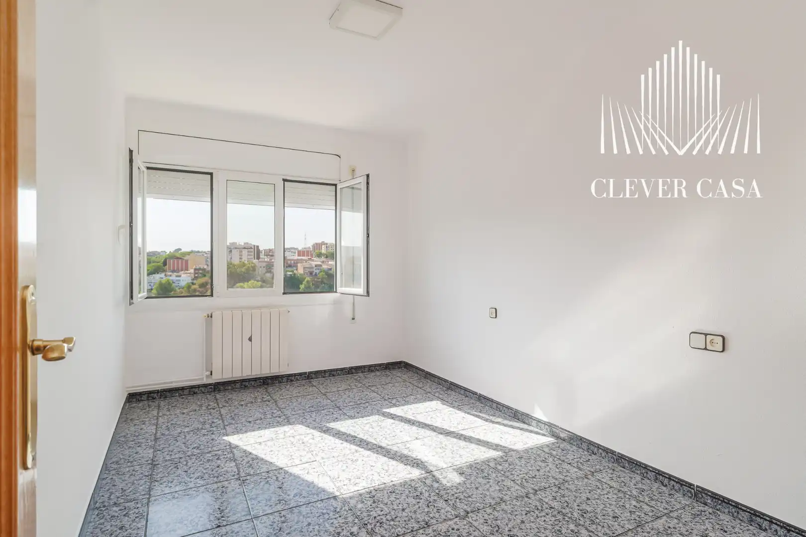 Living room of Flat for sale in Rubí  with Heating, Terrace and Furnished
