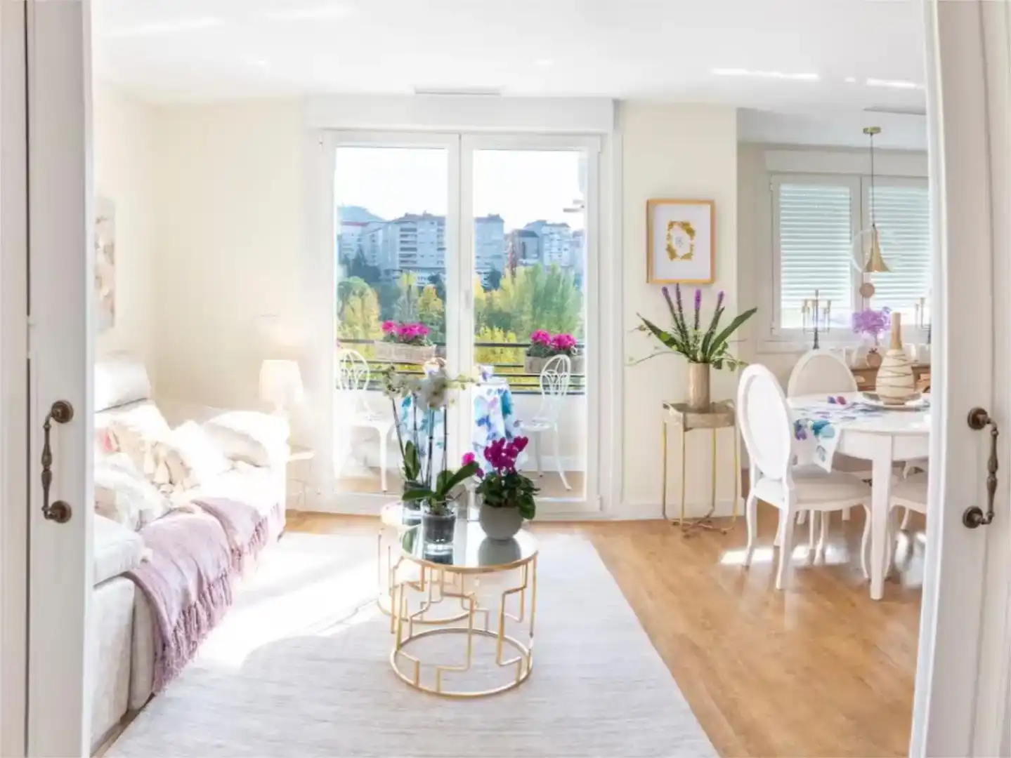 Living room of Flat for sale in Ourense Capital   with Air Conditioner and Balcony