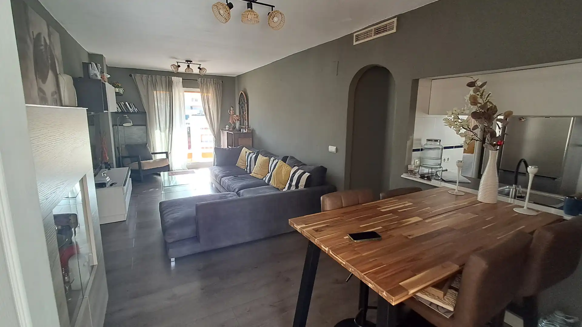Sala d'estar de Dúplex en venda en Benalmádena amb Aire condicionat, Parquet i Terrassa