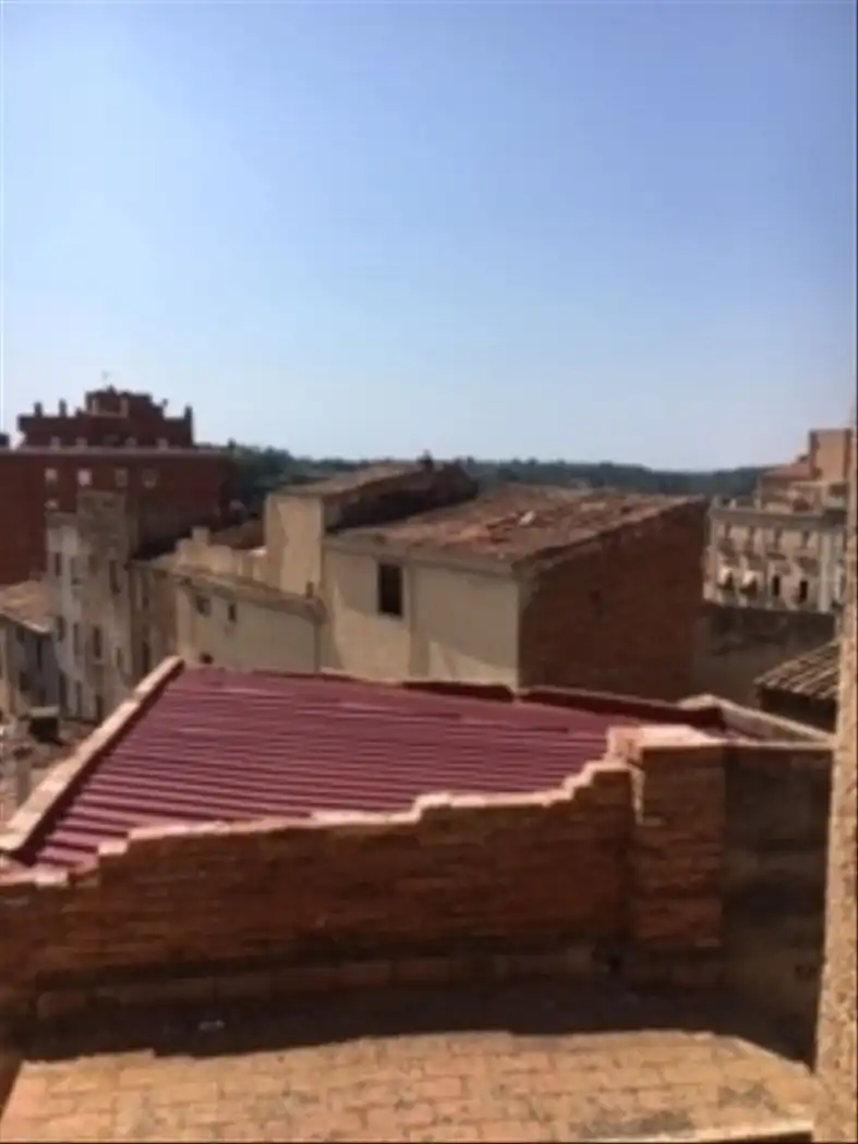 Vista exterior de Edifici en venda en Valls