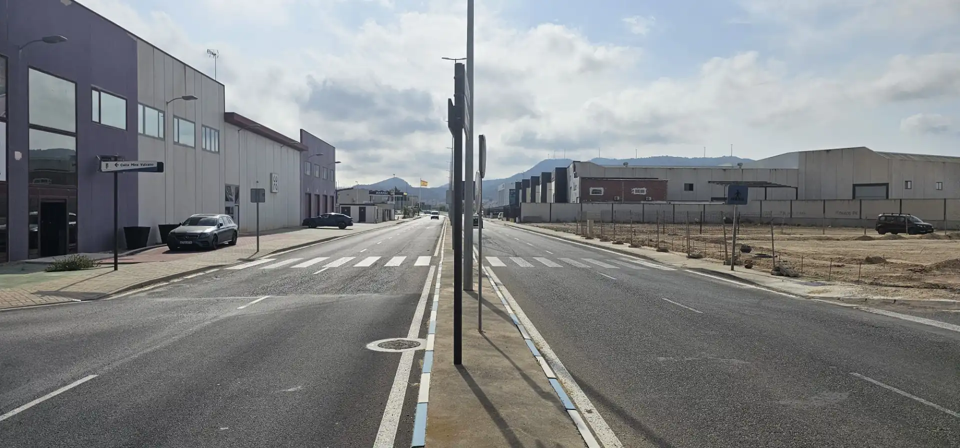 Vista exterior de Nave industrial en venta en La Unión