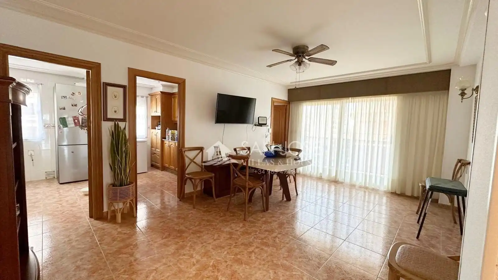 Comedor de Piso en venta en Elche / Elx con Calefacción, Terraza y Balcón