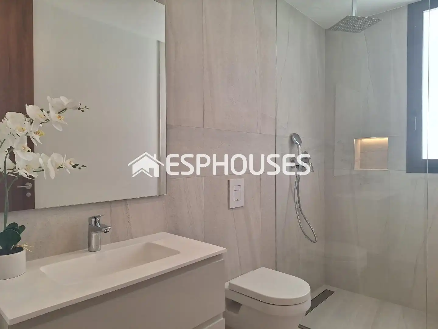 Baño de Casa o chalet en venta en Finestrat con Aire acondicionado, Terraza y Piscina