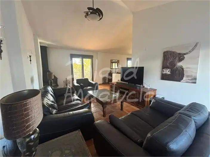 Sala de estar de Finca rústica en venta en Alcalá la Real con Terraza, Trastero y Piscina