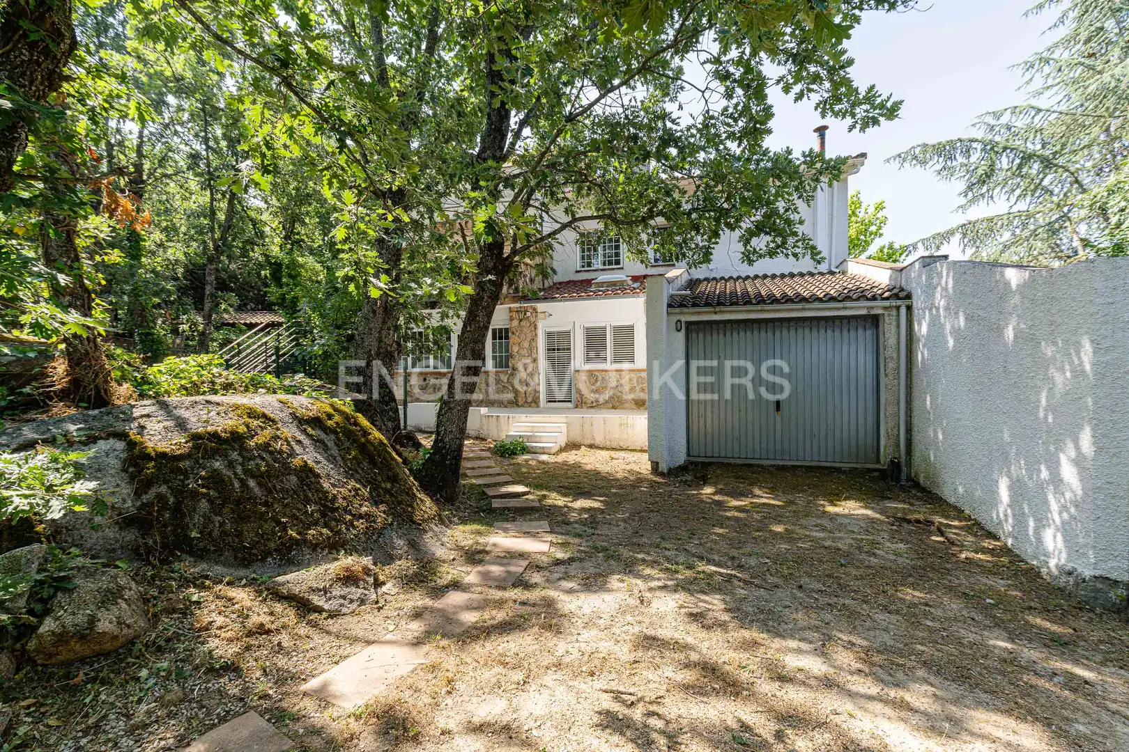 Exterior view of Houses for sale in Valdemorillo  with Heating, Private garden and Parquet flooring