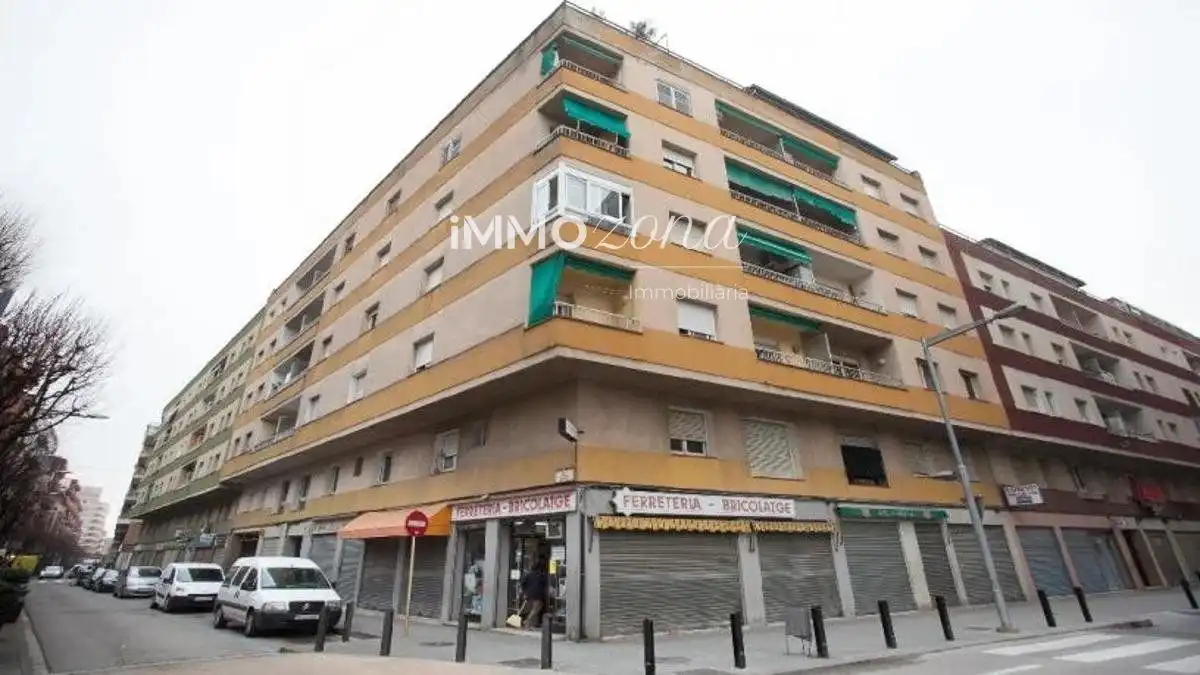 Vista exterior de Apartament en venda en Centre