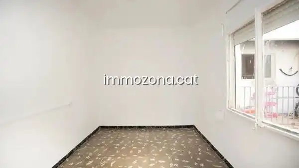 Dormitori de Apartament en venda en Girona