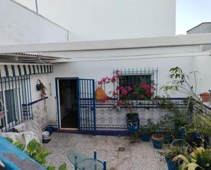 Vista exterior de Casa o xalet en venda en Chiclana de la Frontera amb Calefacció i Traster