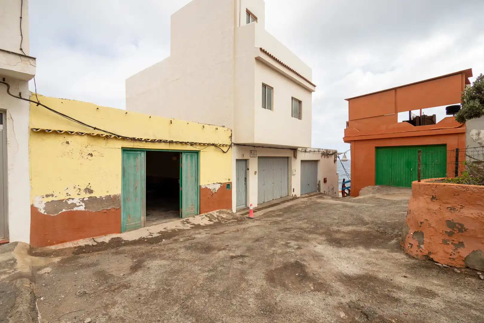 Vista exterior de Casa o xalet en venda en Santa María de Guía de Gran Canaria amb Terrassa, Moblat i Balcó