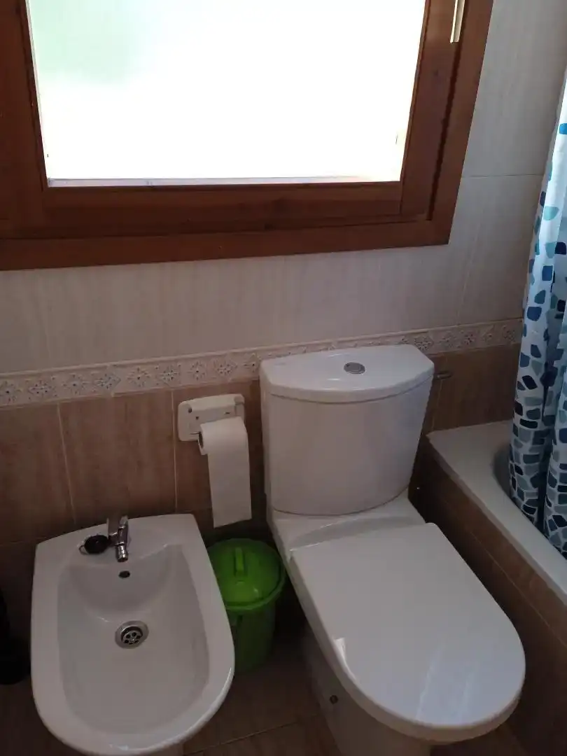Badezimmer von Wohnungen zur Miete in Jaca mit Parkett, Abstellraum und Schwimmbad
