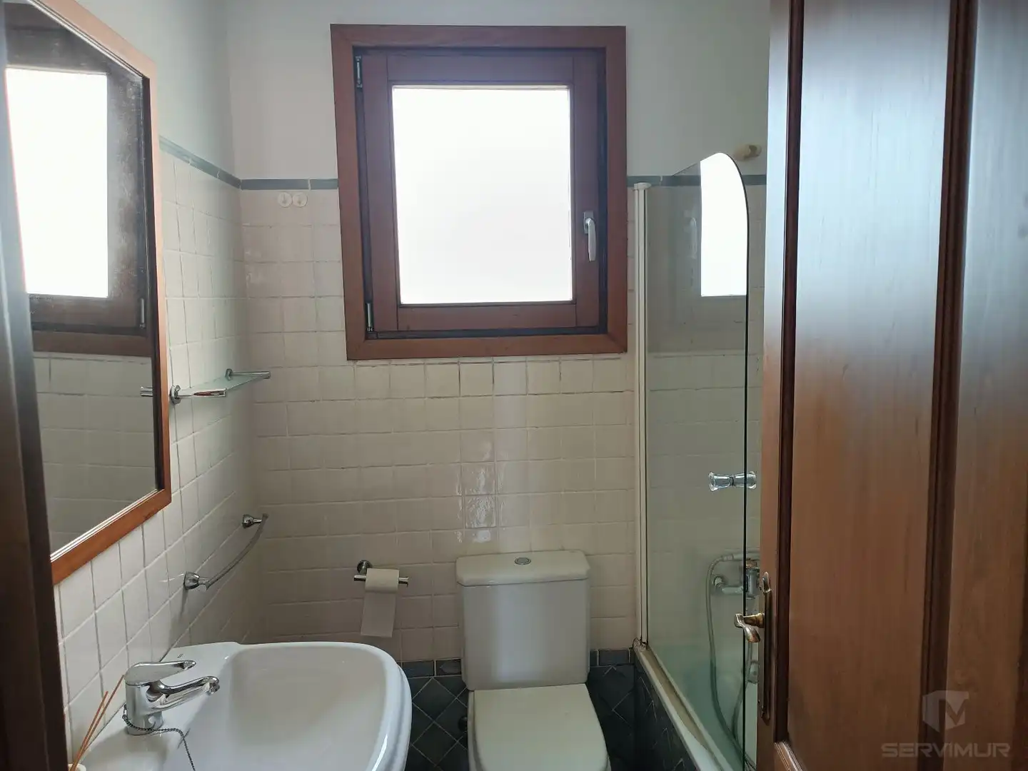 Bany de Casa o xalet en venda en La Vall d'en Bas amb Terrassa