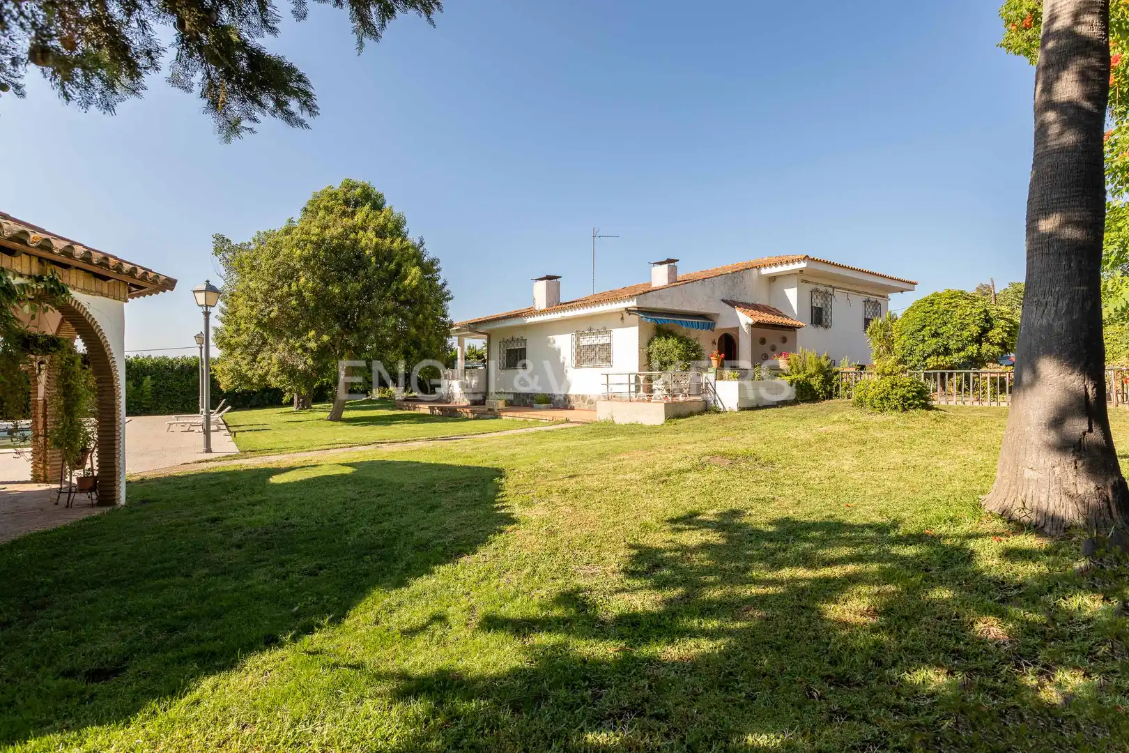 Vista exterior de Finca rústica en venta en El Rompido con Aire acondicionado, Calefacción y Jardín privado