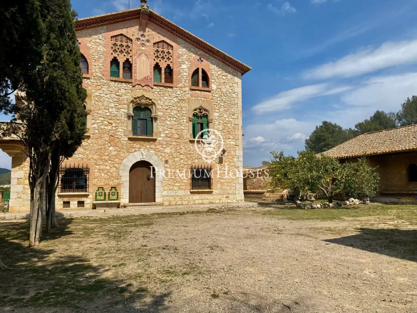Exterior view of Country homes for sale in Sant Pere de Ribes  with Private garden, Storage room and Balcony