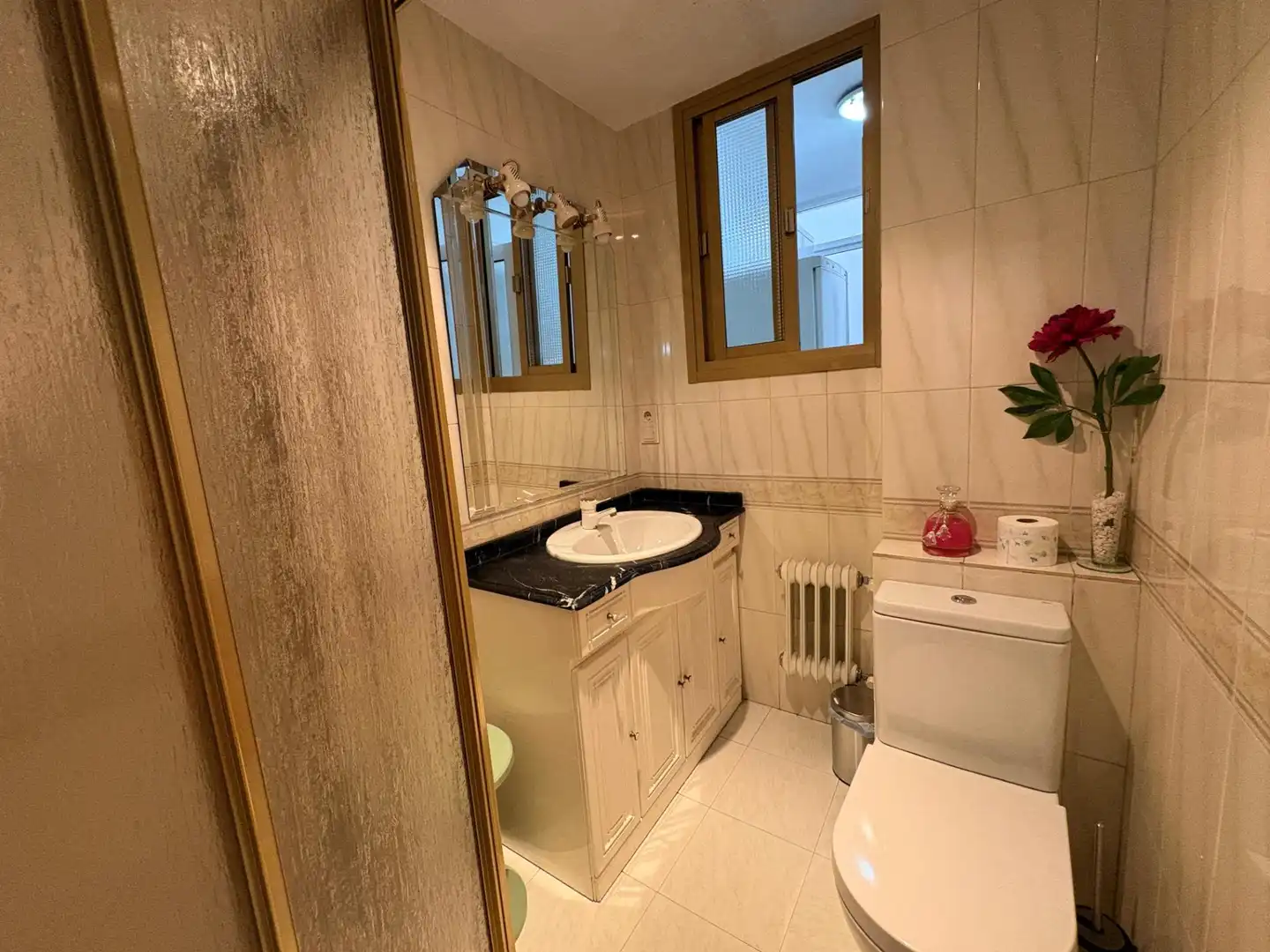 Bathroom of Flat for rent in Ronda