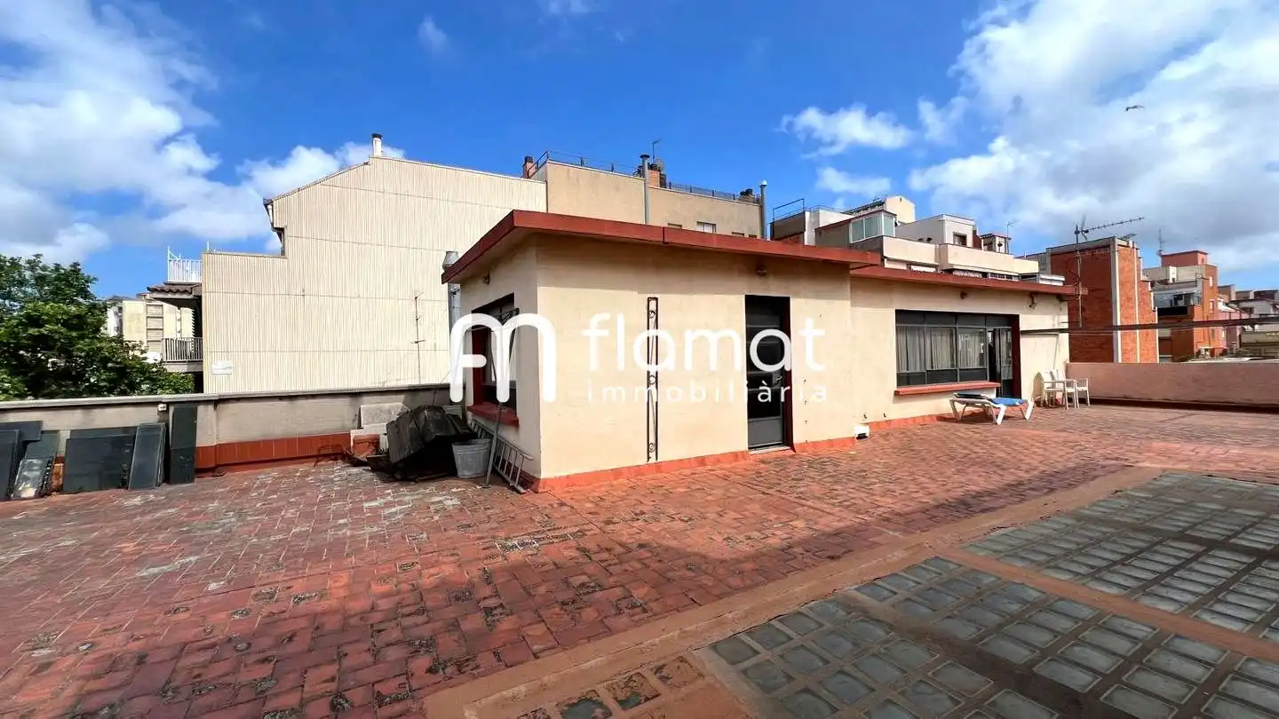 Vista exterior de Casa o chalet en venta en Barcelona