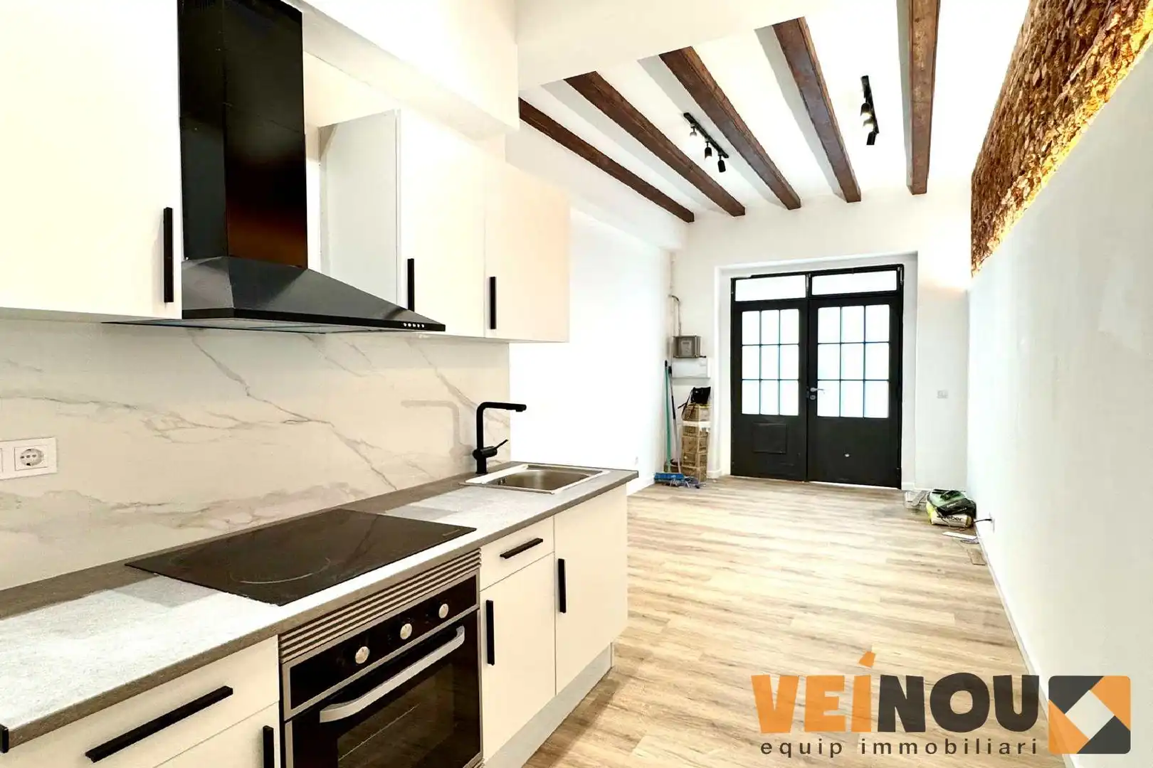 Cuina de Pis en venda en Barcelona amb Calefacció, Parquet i Forn