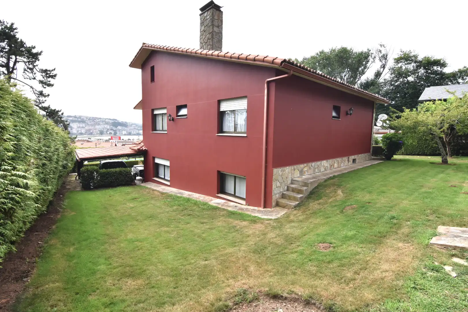 Vista exterior de Casa o chalet en venta en Oleiros con Calefacción, Jardín privado y Parquet