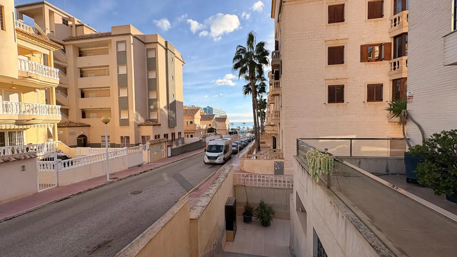 Vista exterior de Casa o chalet en venta en Guardamar del Segura con Aire acondicionado, Jardín privado y Terraza