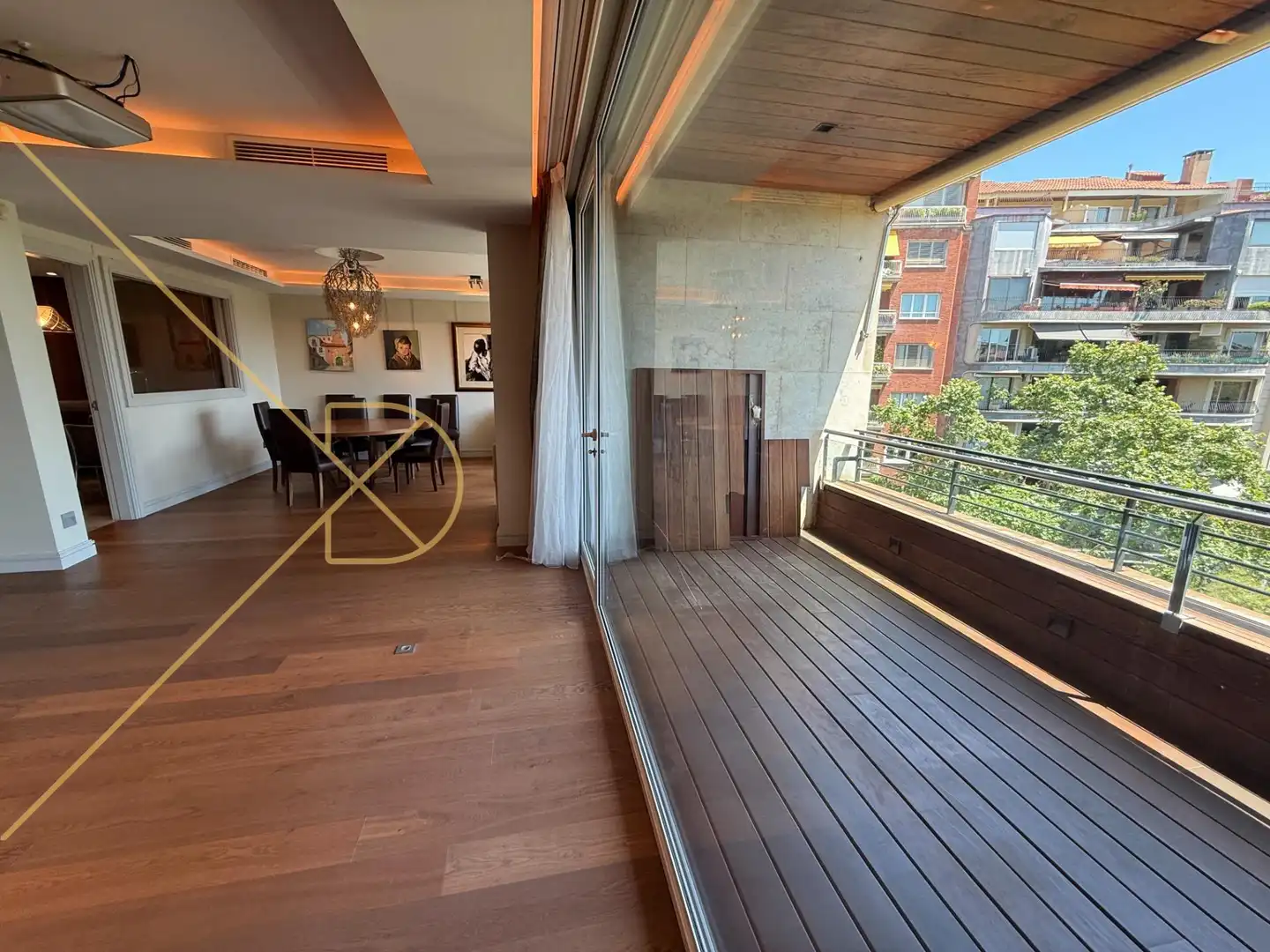 Terrasse von Dachboden zur Miete in Barcelona mit Klimaanlage, Heizung und Parkett