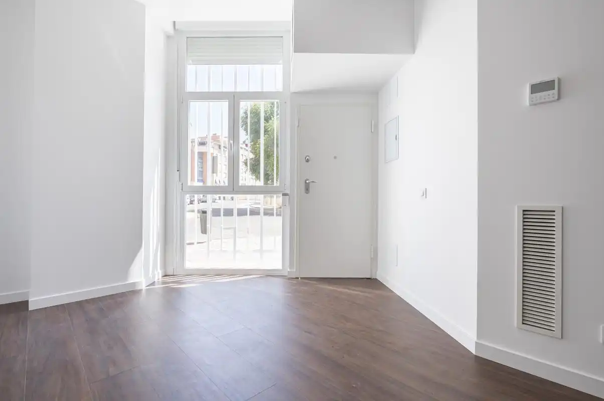 Ground floor for sale in Madrid  with Air Conditioner and Heating