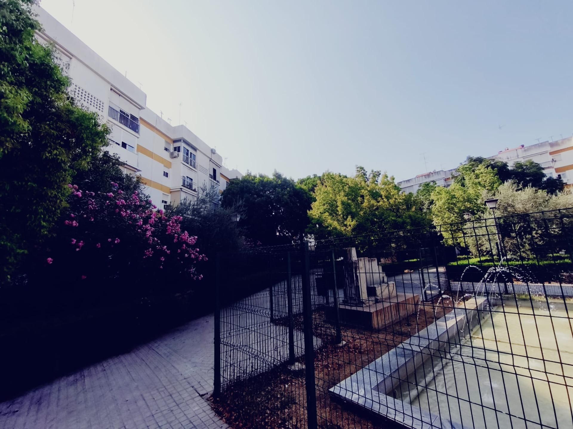 Exterior view of Flat for sale in  Sevilla Capital  with Air Conditioner