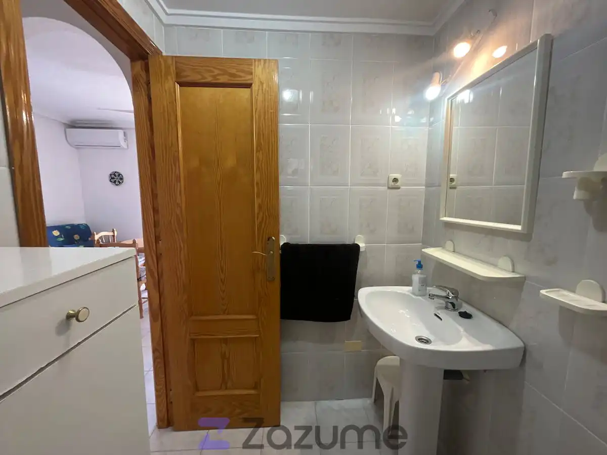 Bathroom of Study for rent in Torrevieja  with Air Conditioner, Private garden and Terrace