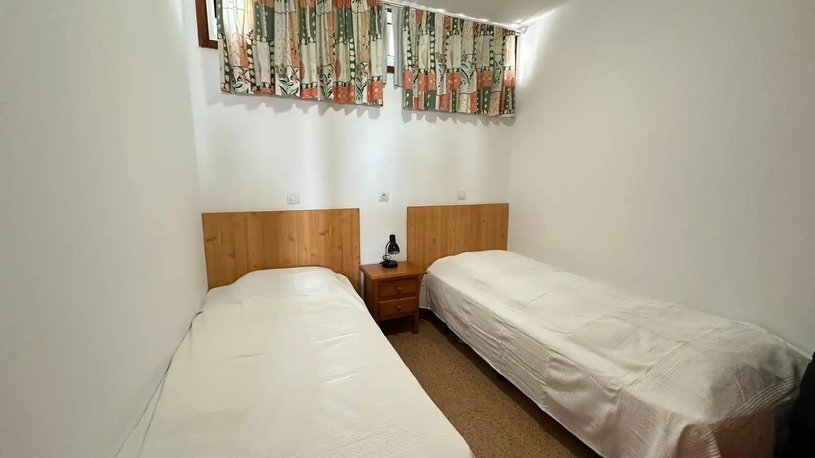 Habitación de Apartamento en venta en San Bartolomé de Tirajana con Amueblado, Balcón y Piscina comunitaria