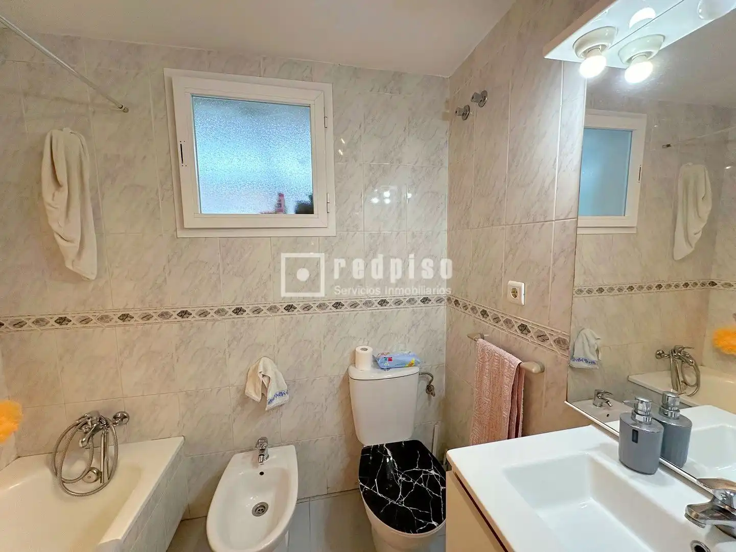 Bathroom of Flat for sale in Málaga  with Air Conditioner, Heating and Terrace