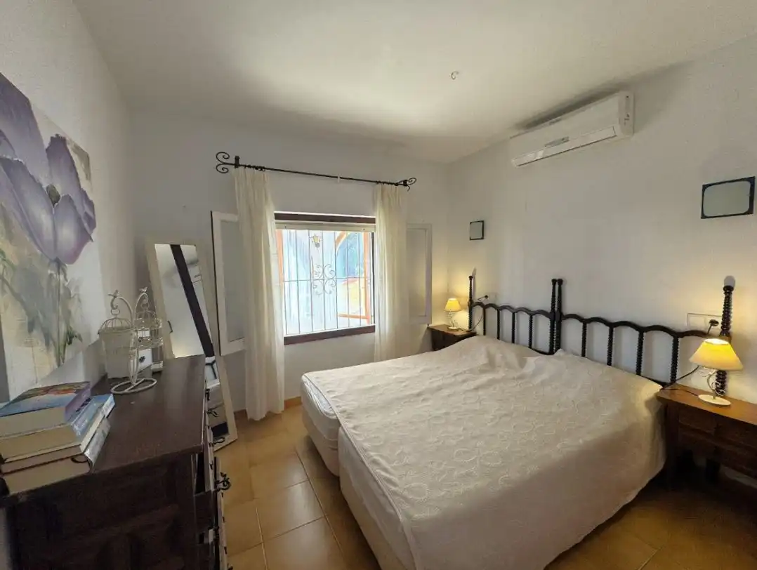 Schlafzimmer von Haus oder Chalet zum Verkauf in Calpe / Calp mit Klimaanlage, Heizung und Privatgarten