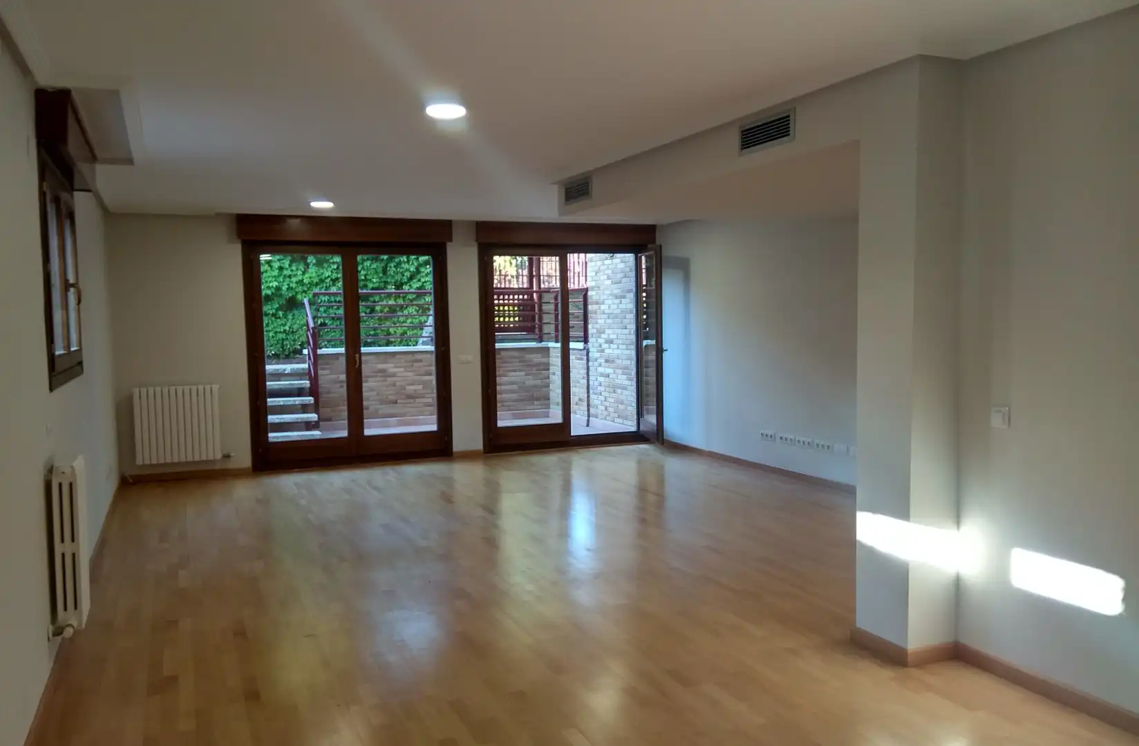 Houses for sale in Zaragoza  with Air Conditioner, Private garden and Parquet flooring