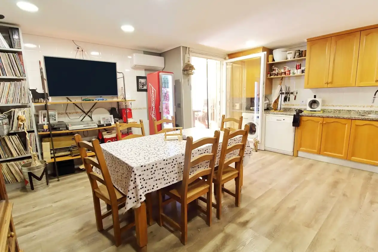 Appartamento con terrazza in vendita a Carrer de Sant Lluís, imagen 3