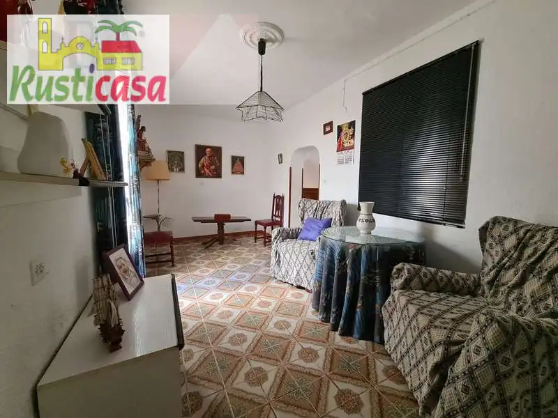 Casa con terraza en venta en Bailén, imagen 3