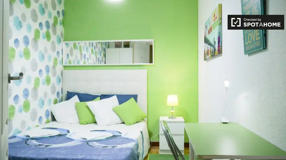 Habitación de Piso de alquiler en Alcalá de Henares con Aire acondicionado, Calefacción y Amueblado
