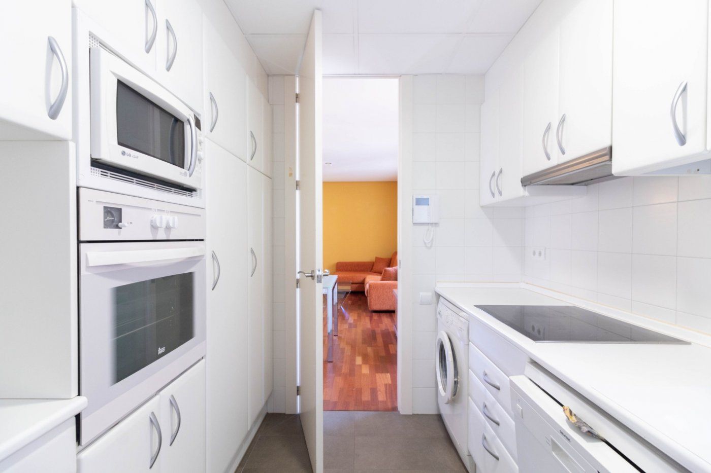 Cocina de Piso de alquiler en  Valencia Capital con Aire acondicionado, Parquet y Amueblado