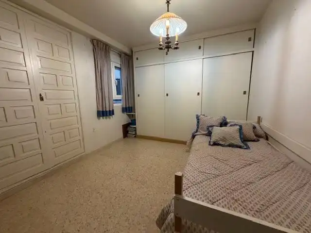 Bedroom of Flat for sale in Sevilla  with Air Conditioner and Balcony