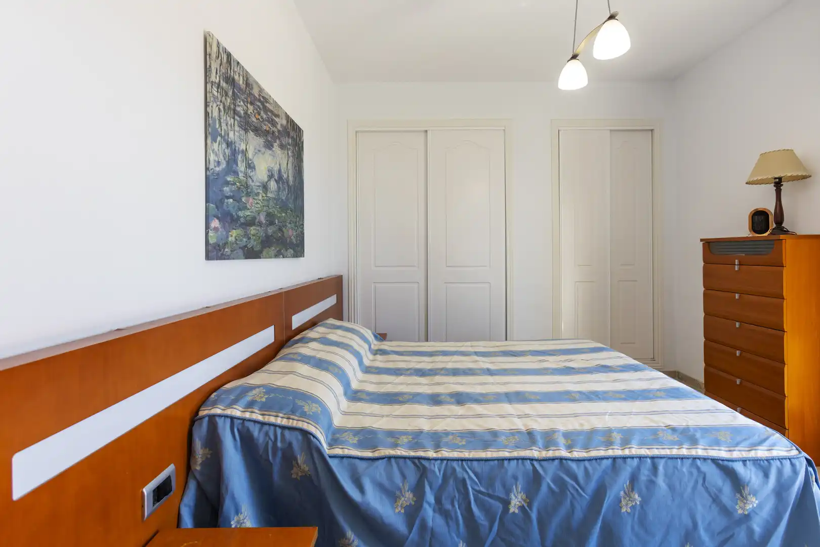 Habitación de Ático en venta en Motril con Terraza, Balcón y Piscina comunitaria