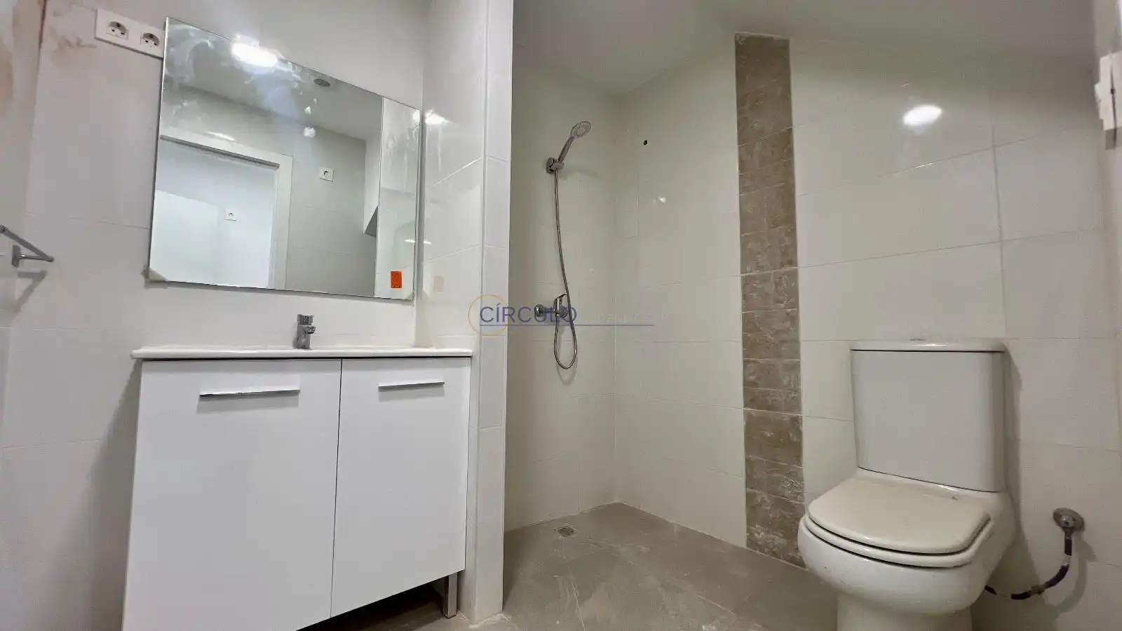 Badezimmer von Wohnung zum Verkauf in Lorca