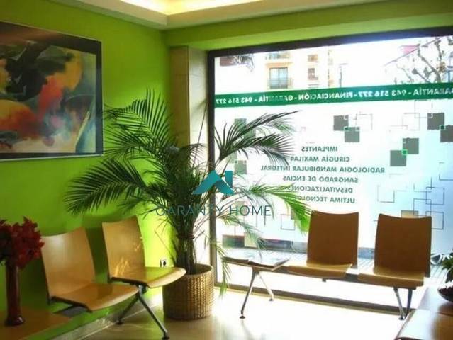 Local comercial en Alquiler en Erialdea / Centro
