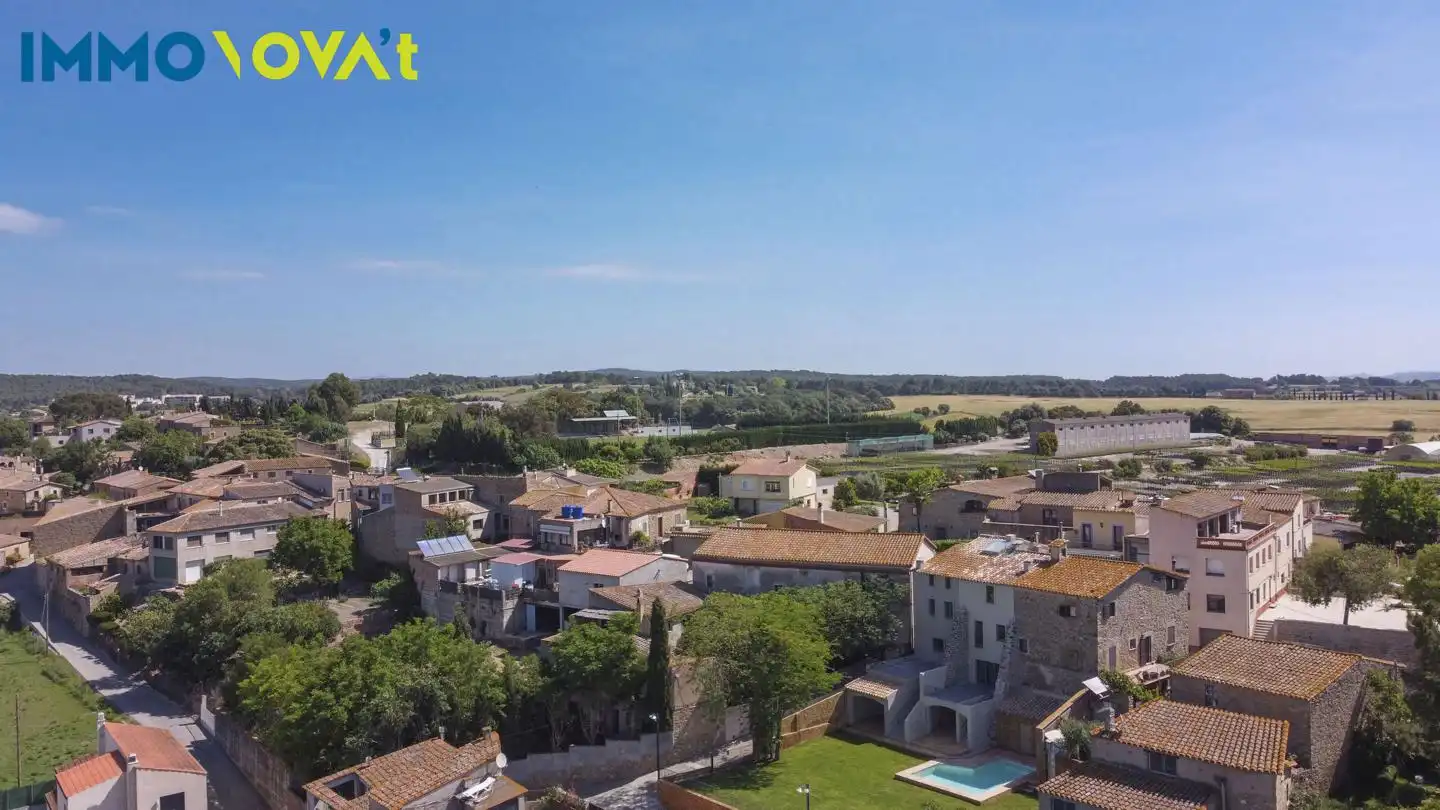 Exterior view of Country homes for sale in Jafre  with Private garden and Community pool