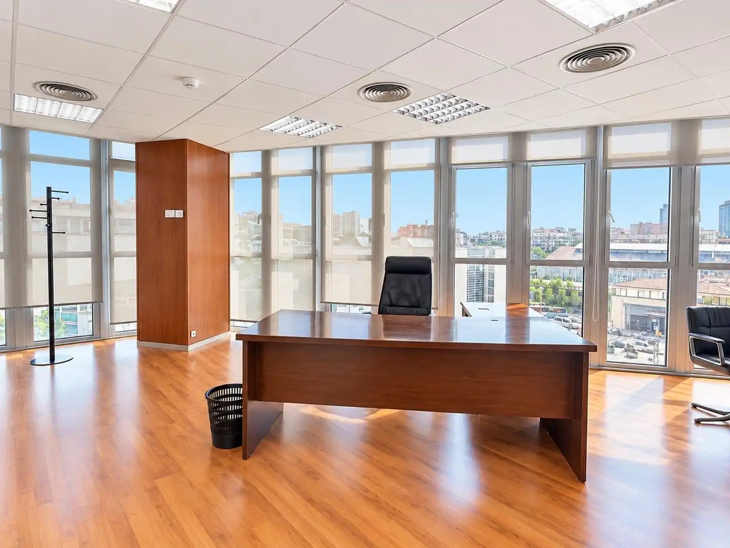 Office space with lift for sale in Carrer Carrer Sicília, imagen 2