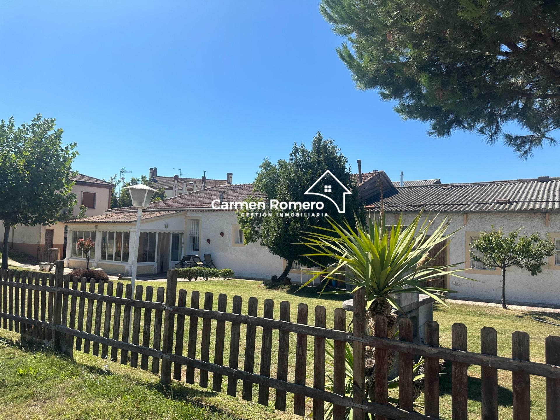 Exterior view of House or chalet for sale in Babilafuente  with Heating, Private garden and Terrace