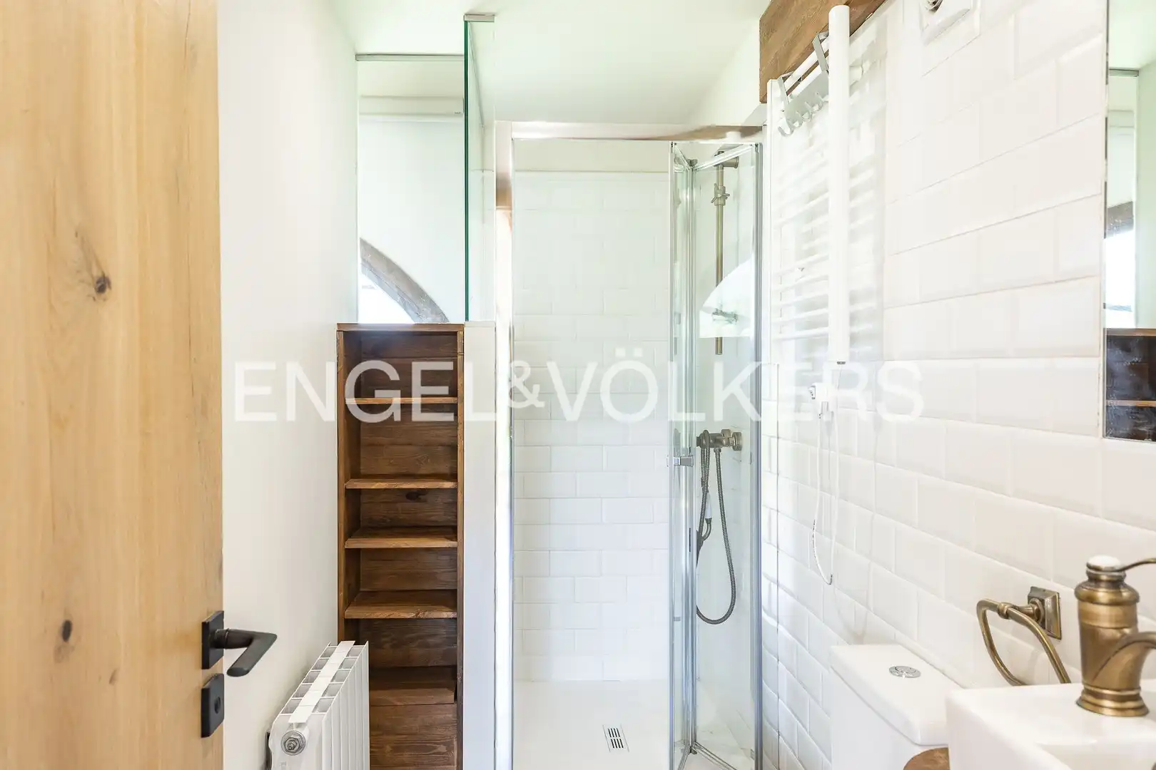 Badezimmer von Haus oder Chalet zum Verkauf in La Vall d'en Bas mit Heizung und Privatgarten