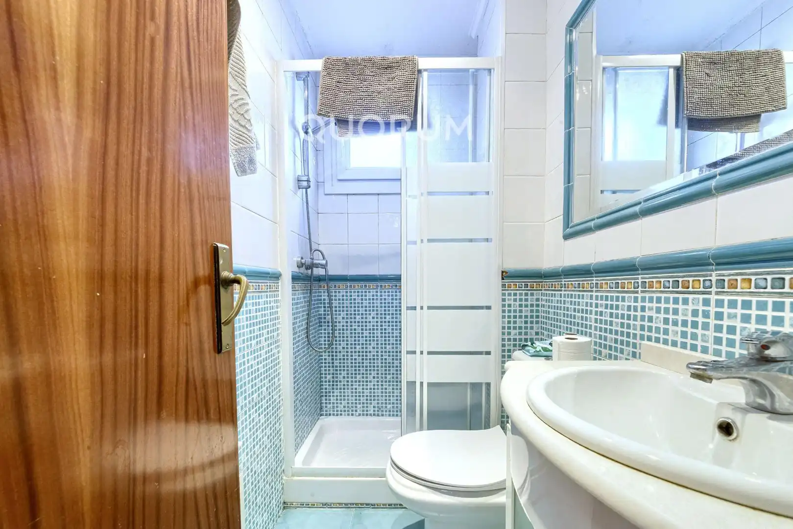 Baño de Piso en venta en Basauri  con Calefacción, Terraza y Balcón