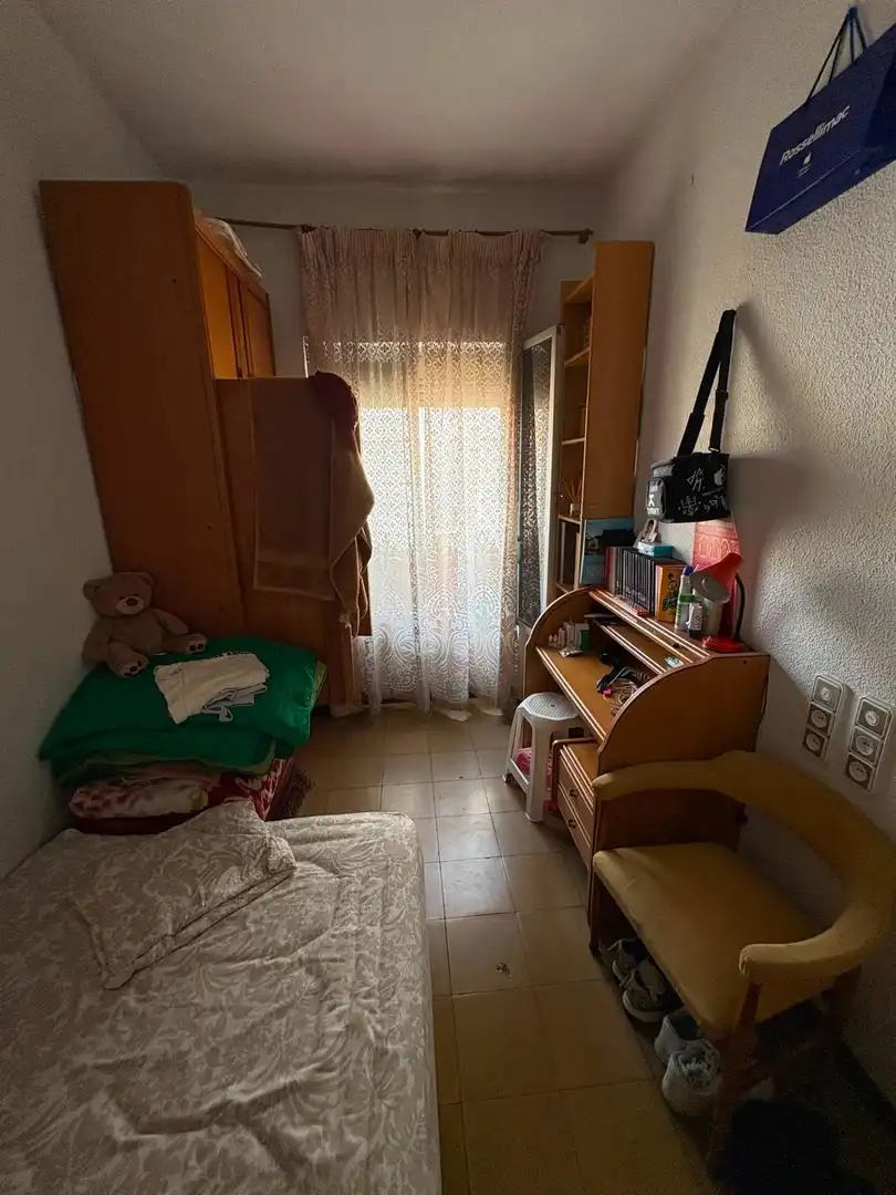Bedroom of Flat for sale in Granada  with Balcony