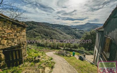 Vista exterior de Pis en venda en Valdés - Luarca amb Calefacció i Terrassa