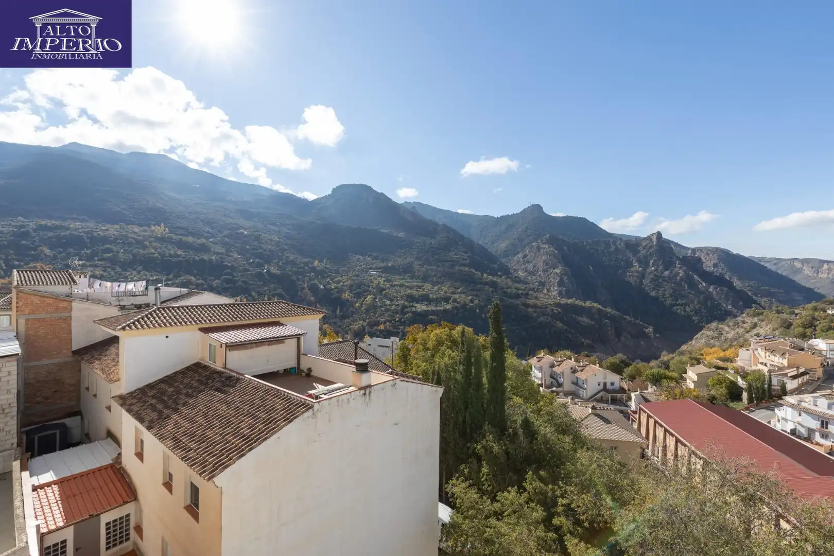 Vista exterior de Piso en venta en Güéjar Sierra con Terraza, Trastero y Balcón