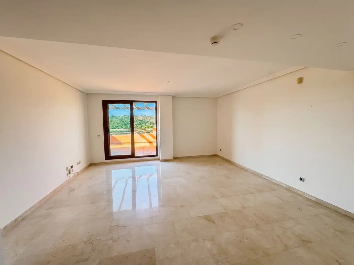 Sala de estar de Ático en venta en Casares con Aire acondicionado, Calefacción y Terraza